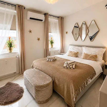 Apartia Luxury 2 Terraces & Old Town Center Apartment