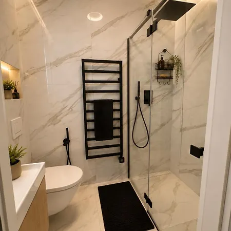Apartia Luxury 2 Terraces & Old Town Center Apartment